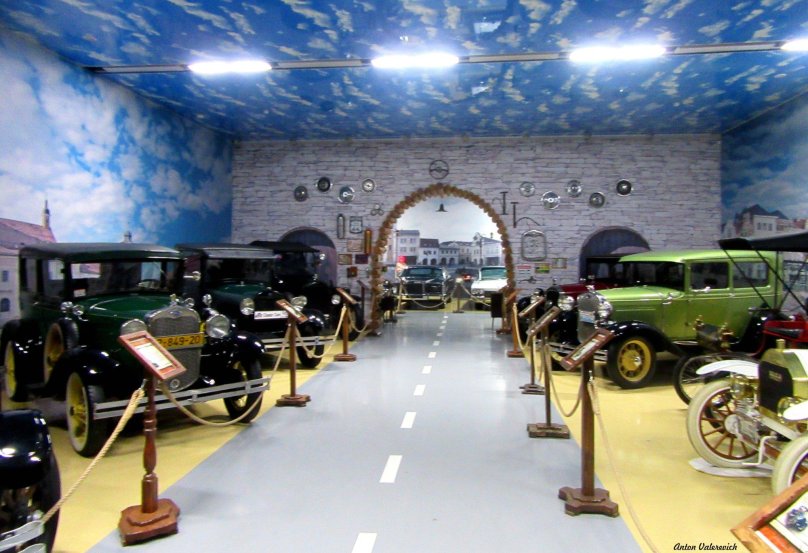 Музей ретро автомобилей Екатеринбург реактивная 81