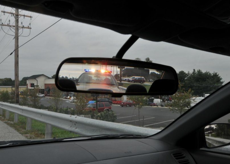 Мигалки в зеркале заднего вида