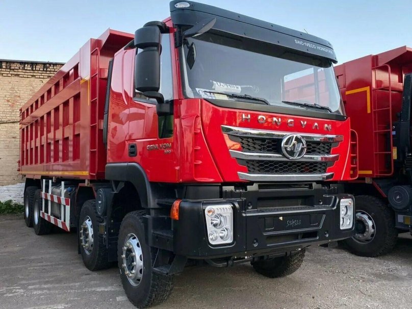 Hongyan самосвал 8x4