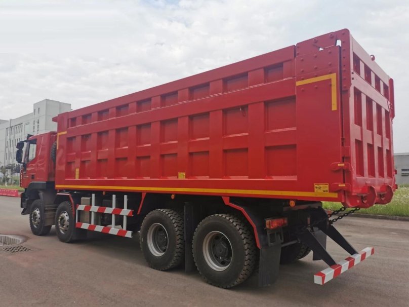 Hongyan Genlyon c500 8x4 самосвал