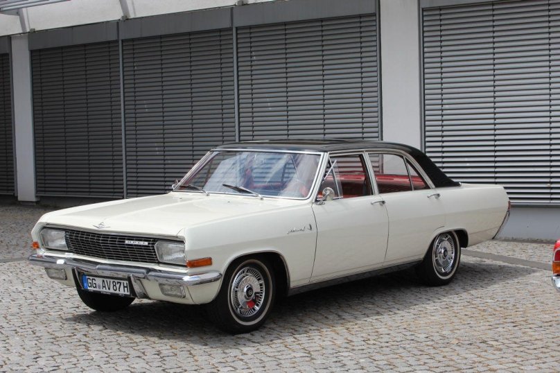 Opel Admiral v8