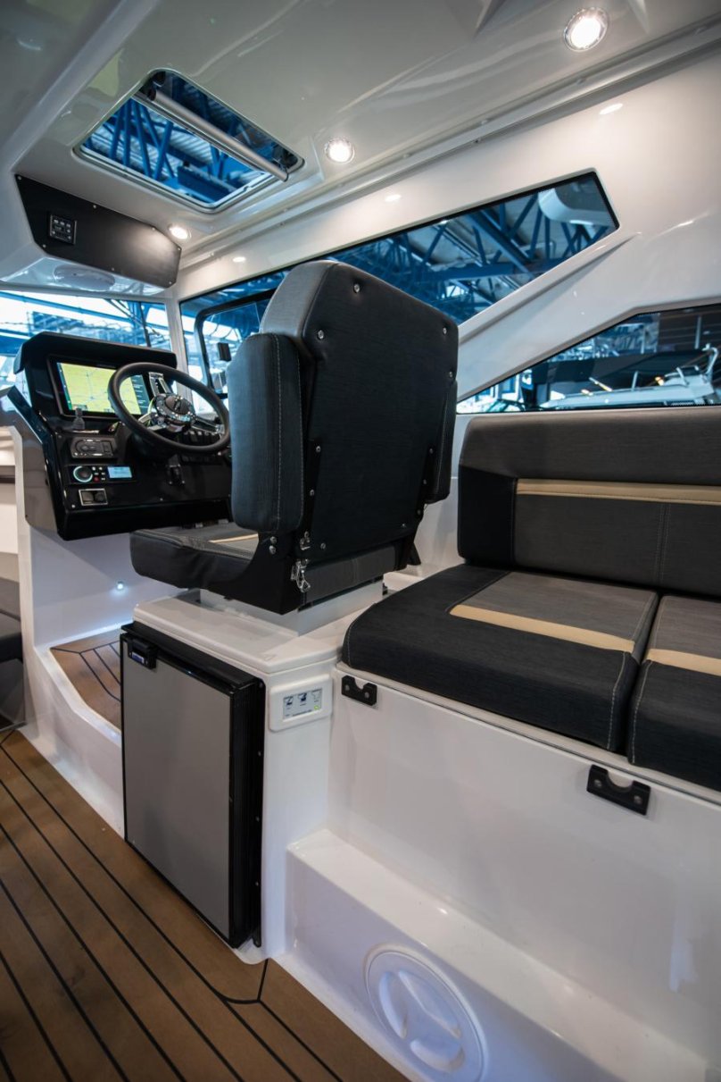 Катер NORTHSILVER Eagle Cabin 655