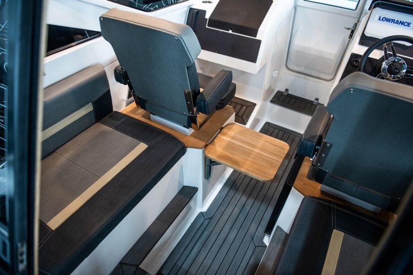 Катер NORTHSILVER Cabin 655