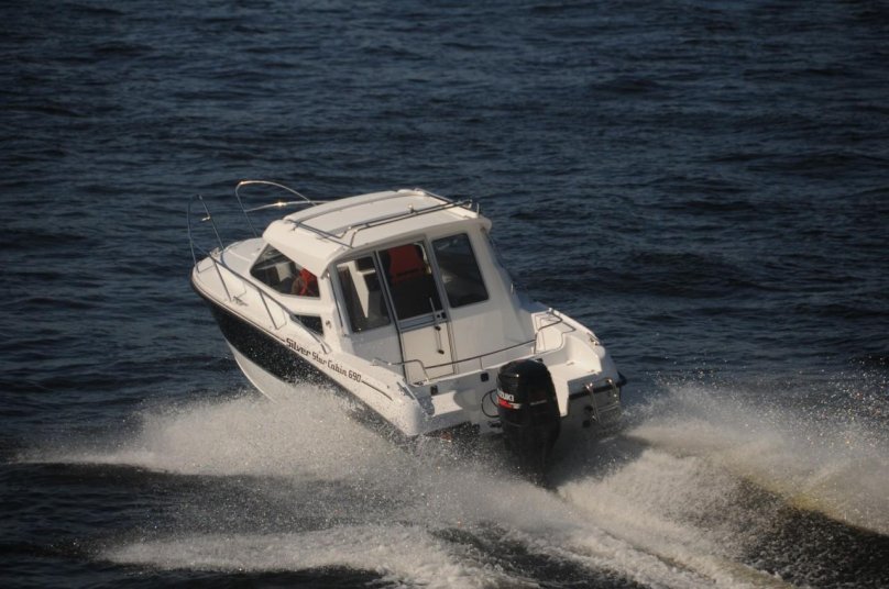 Катер Eagle Star Cabin 690