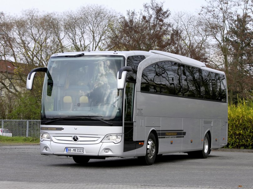 Мерседес Бенц Травего