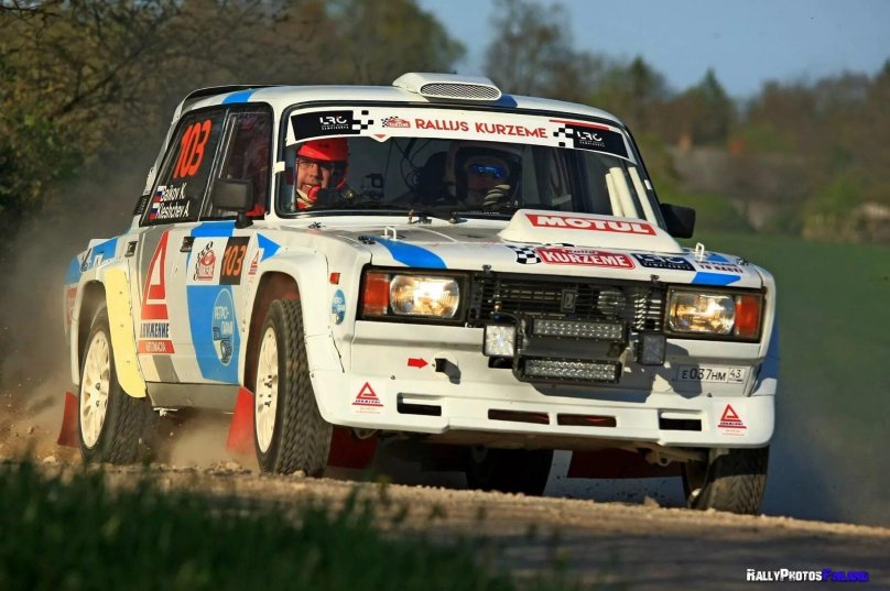 Раллийная Лада 2105