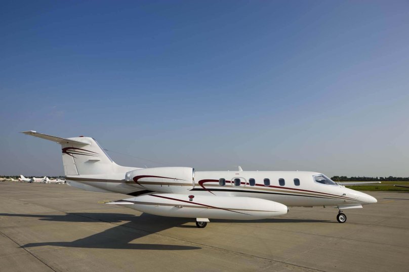 Самолет Learjet 35