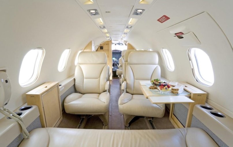 Самолет Лирджет 60