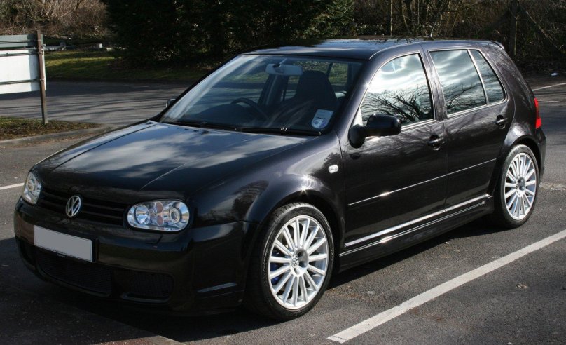 Volkswagen Golf 4 черный