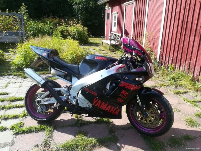Yamaha YZF 750r