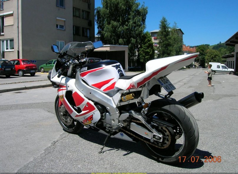 Ямаха YZF 750