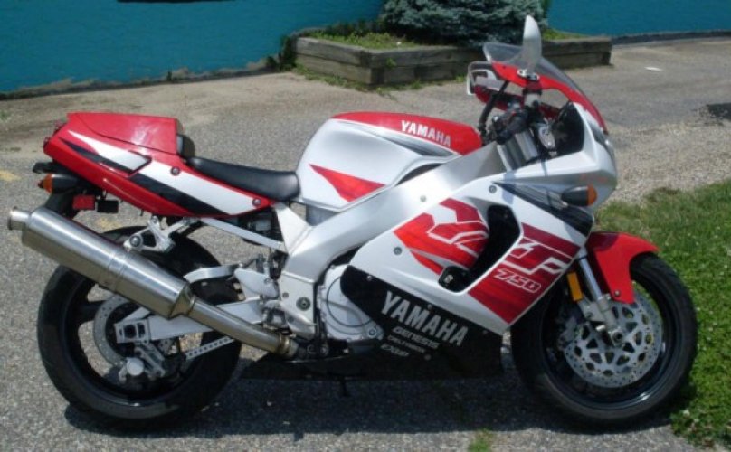 Ямаха ФЗР 750