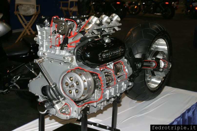 Мотор Триумф рокет 3