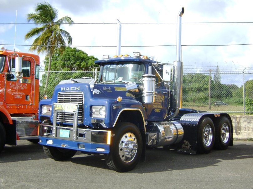 Грузовик Mack r600 COOLPOWER