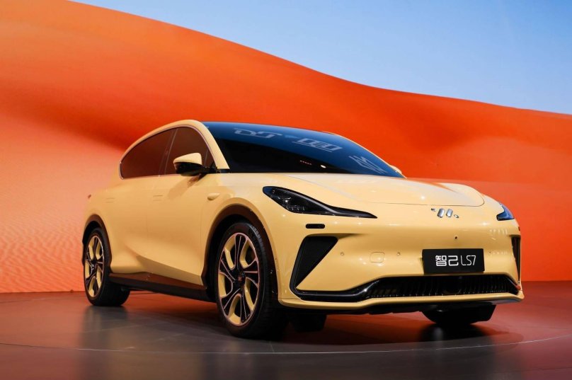 Zhiji кроссовер