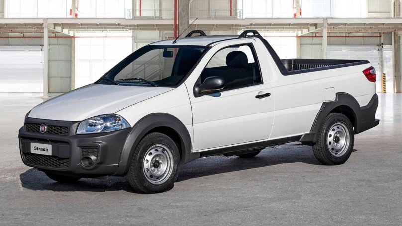 Fiat strada белый фон