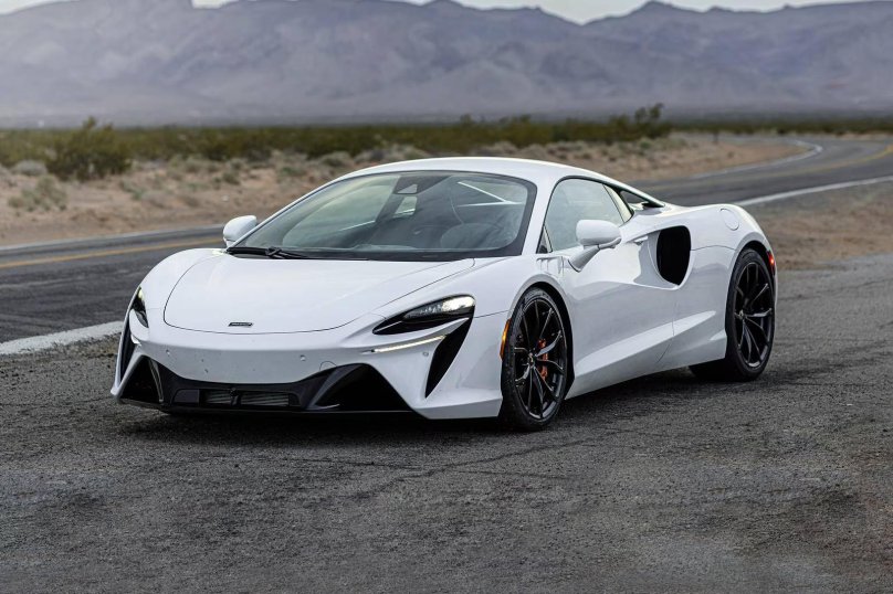 Макларен 2023