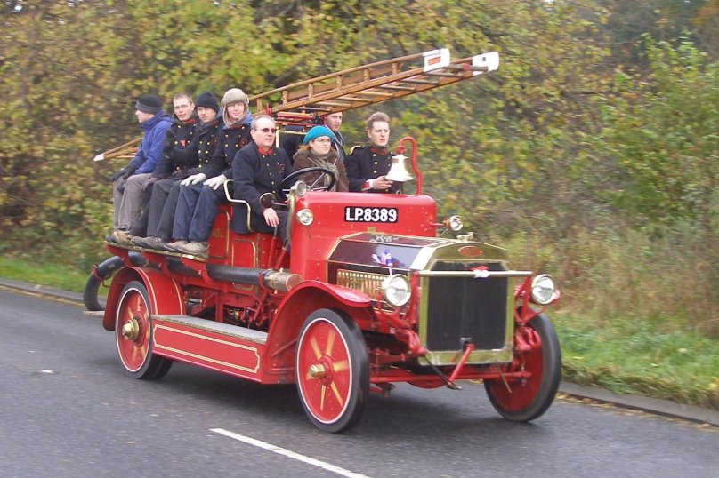 Автомобиль Dennis