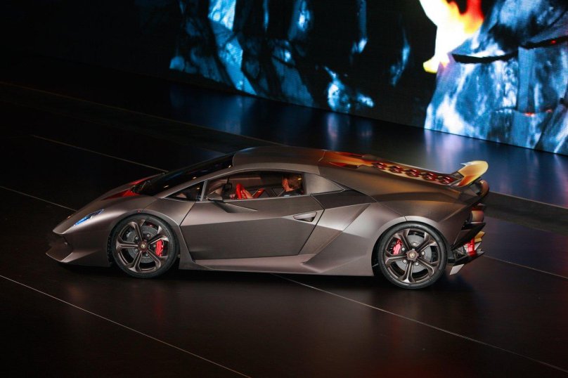 Lamborghini Сесто элементо