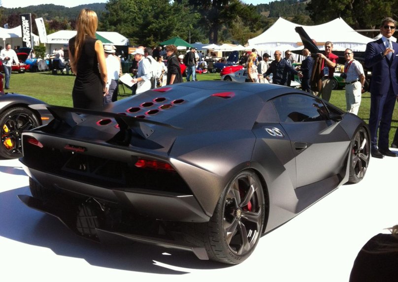 Зад Ламборгини элементо