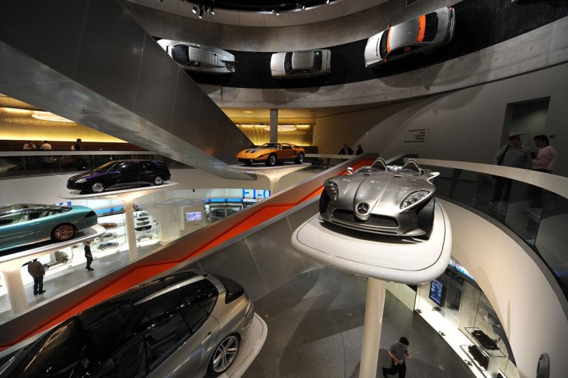 Музей Мерседес в Штутгарте