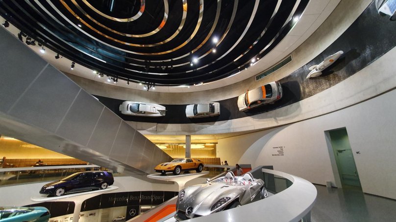 Штутгарт Германия музей Мерседес