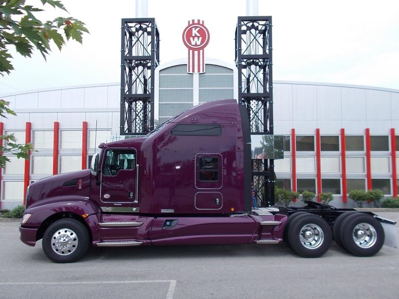 Kenworth t660 Studio Sleeper