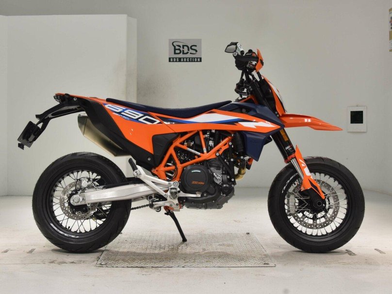 KTM 690 SMC 2023