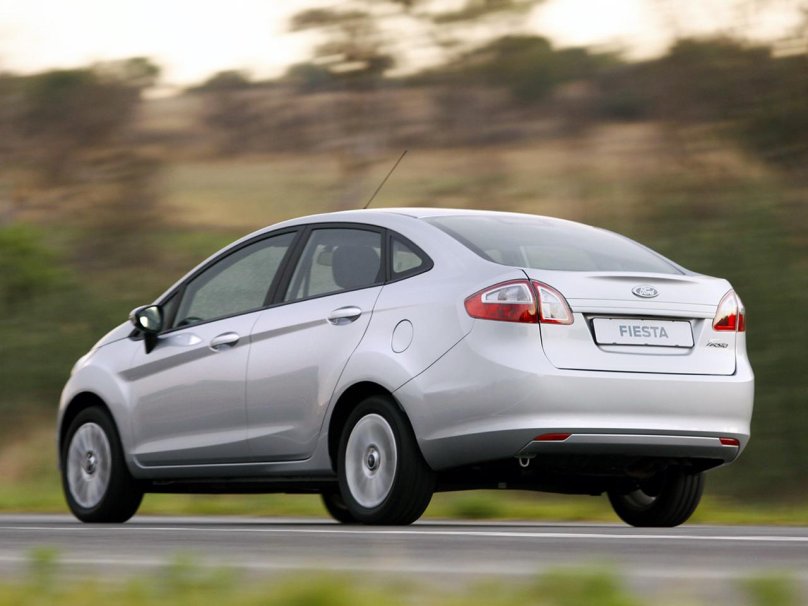 Ford Fiesta седан 2010