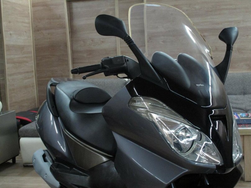 Скутер Aprilia 125