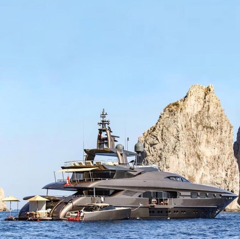 Яхта 50 метров