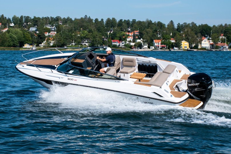 Катер AMT 200 DC