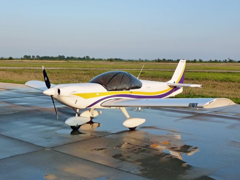 Легкомоторный самолет