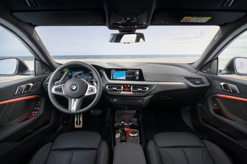 BMW 2 Gran Coupe 2020 салон
