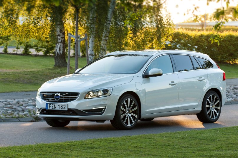 Вольво v60 2016