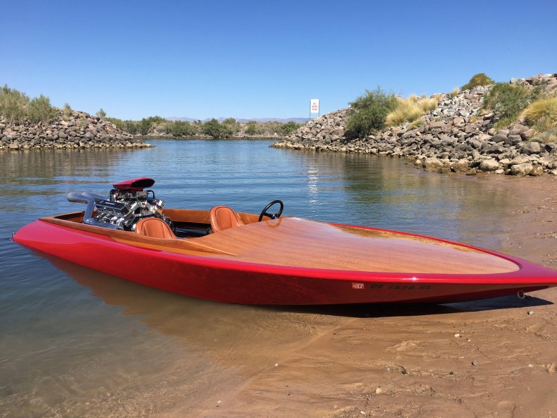 Причал для гидроцикла