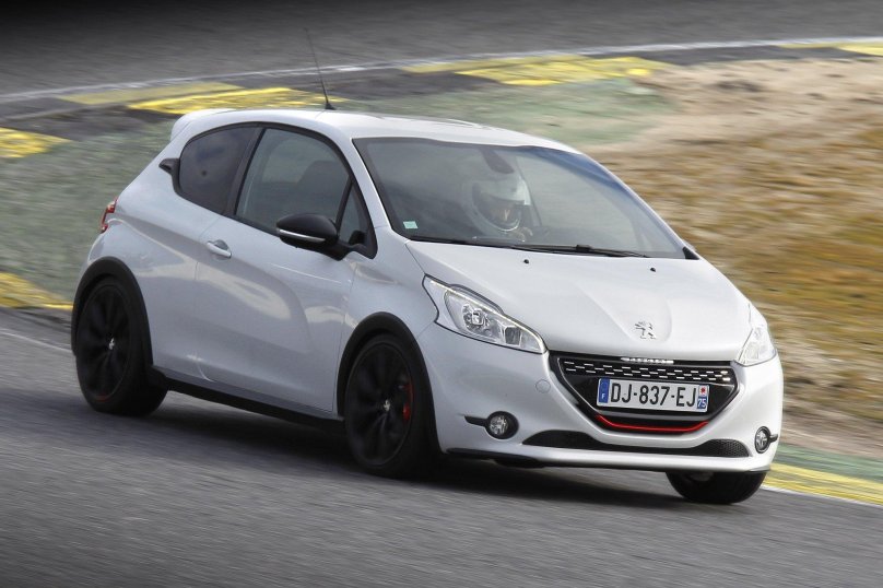 Peugeot 208 GTI руль купить