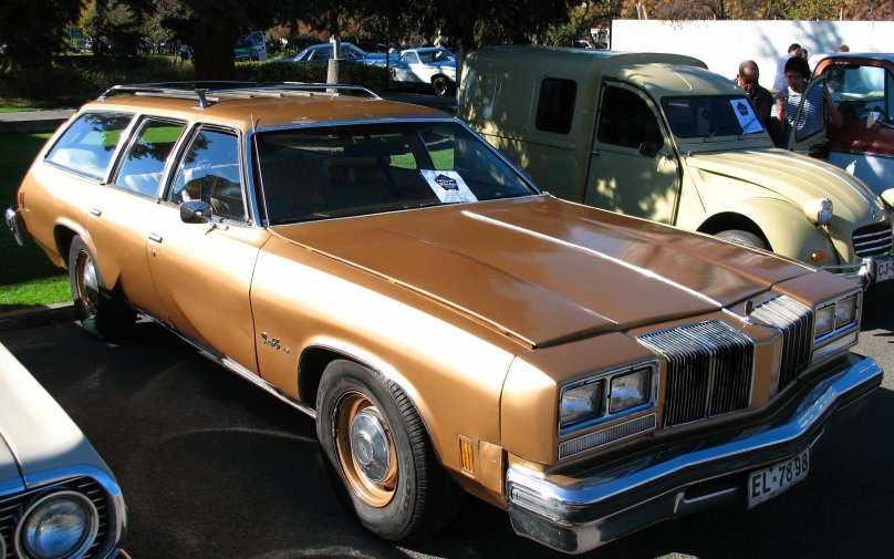 Oldsmobile Vista Cruiser 1977