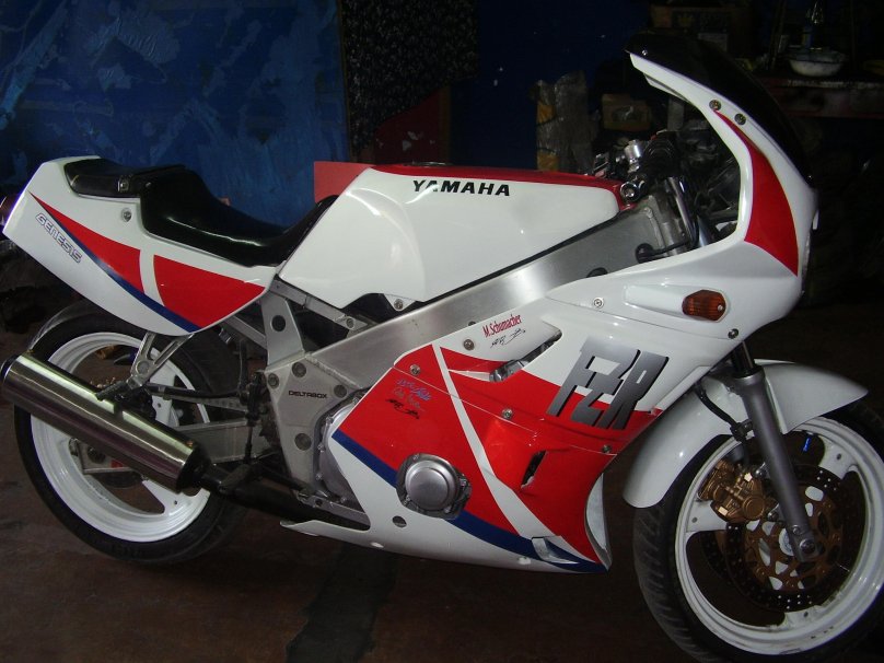 Yamaha FZR 400 1998