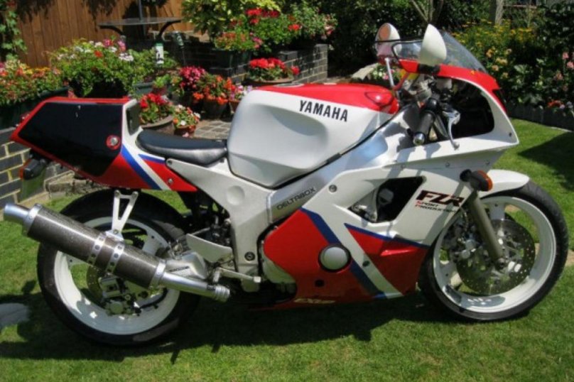 Yamaha FZR 400 SP