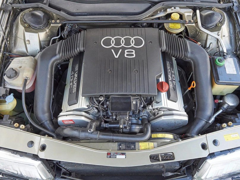 Audi v8