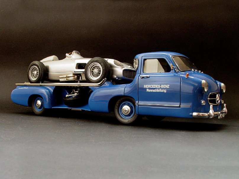 Mercedes Renntransporter