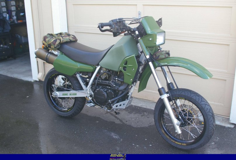 Кавасаки КЛР 600