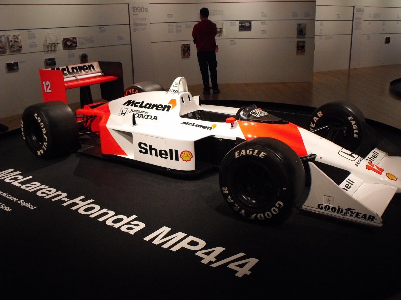 Айртон Сенна Болид Макларен 1988