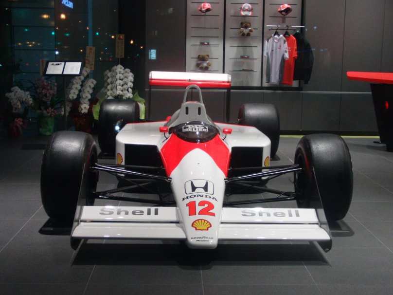 MCLAREN mp4/14