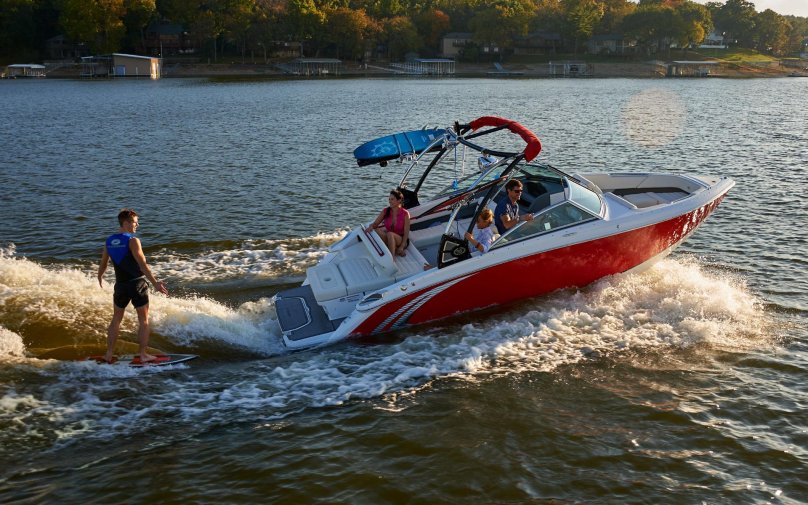 Катер Cobalt r4 Surf