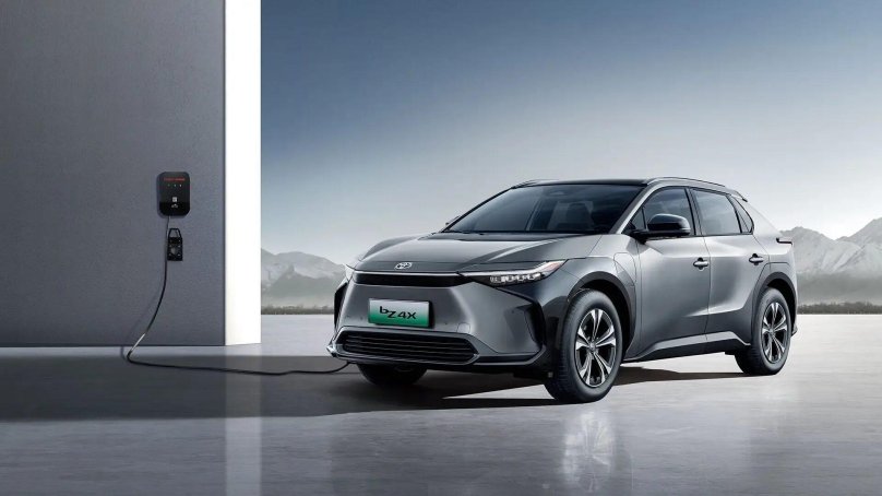 Кроссовер Тойота электромобиль