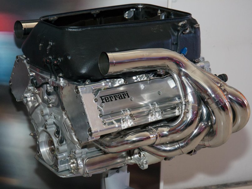 Двигатель Феррари v8