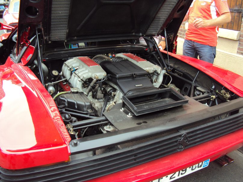 Ferrari Testarossa engine