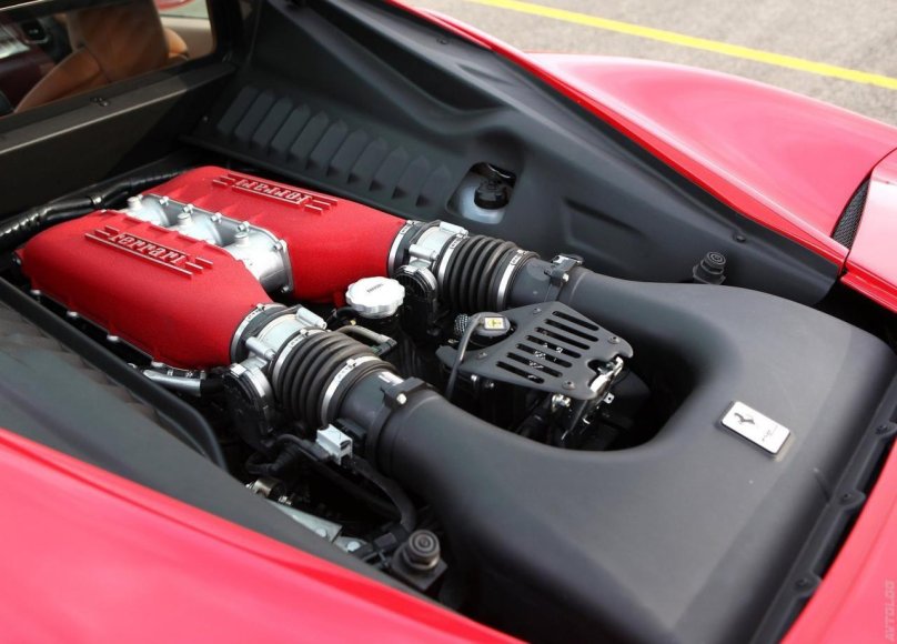 Ferrari 458 Italia engine